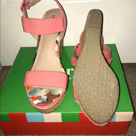 CLEAR OUT SALE ✨ women’s wedge sandal size 9 - Picture 5 of 7